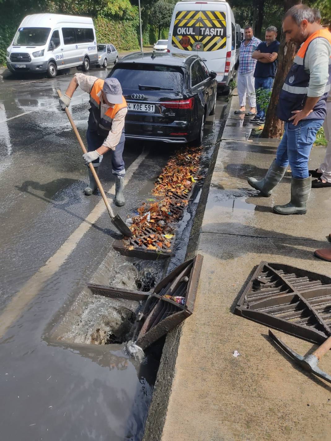 Kuvvetli yağış İstanbul'u vurdu, İBB görüntüleri paylaştı 31